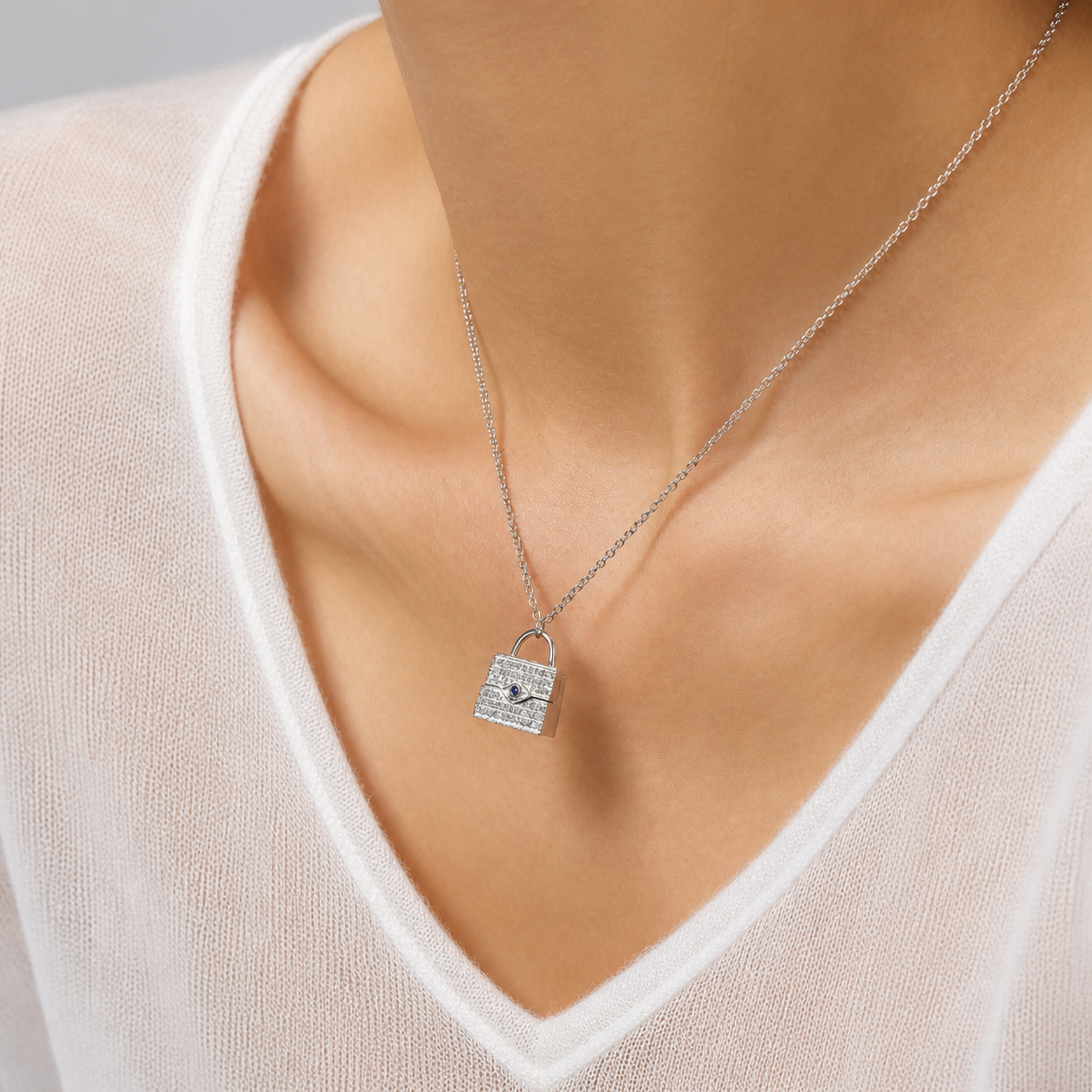 Blue-eyed Bag Pendant Necklace