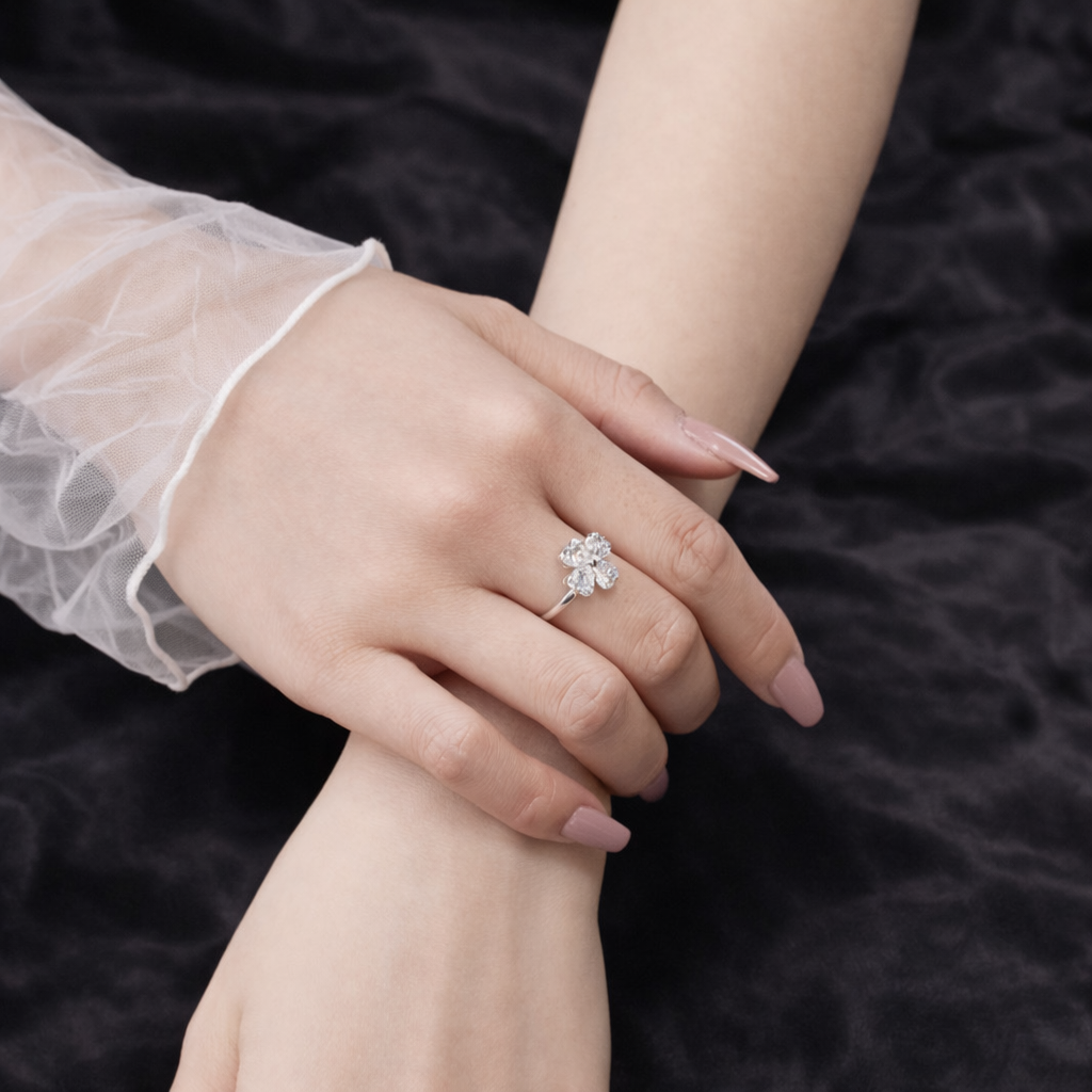 Four Heart-Shaped Leaf Ring - Crystal