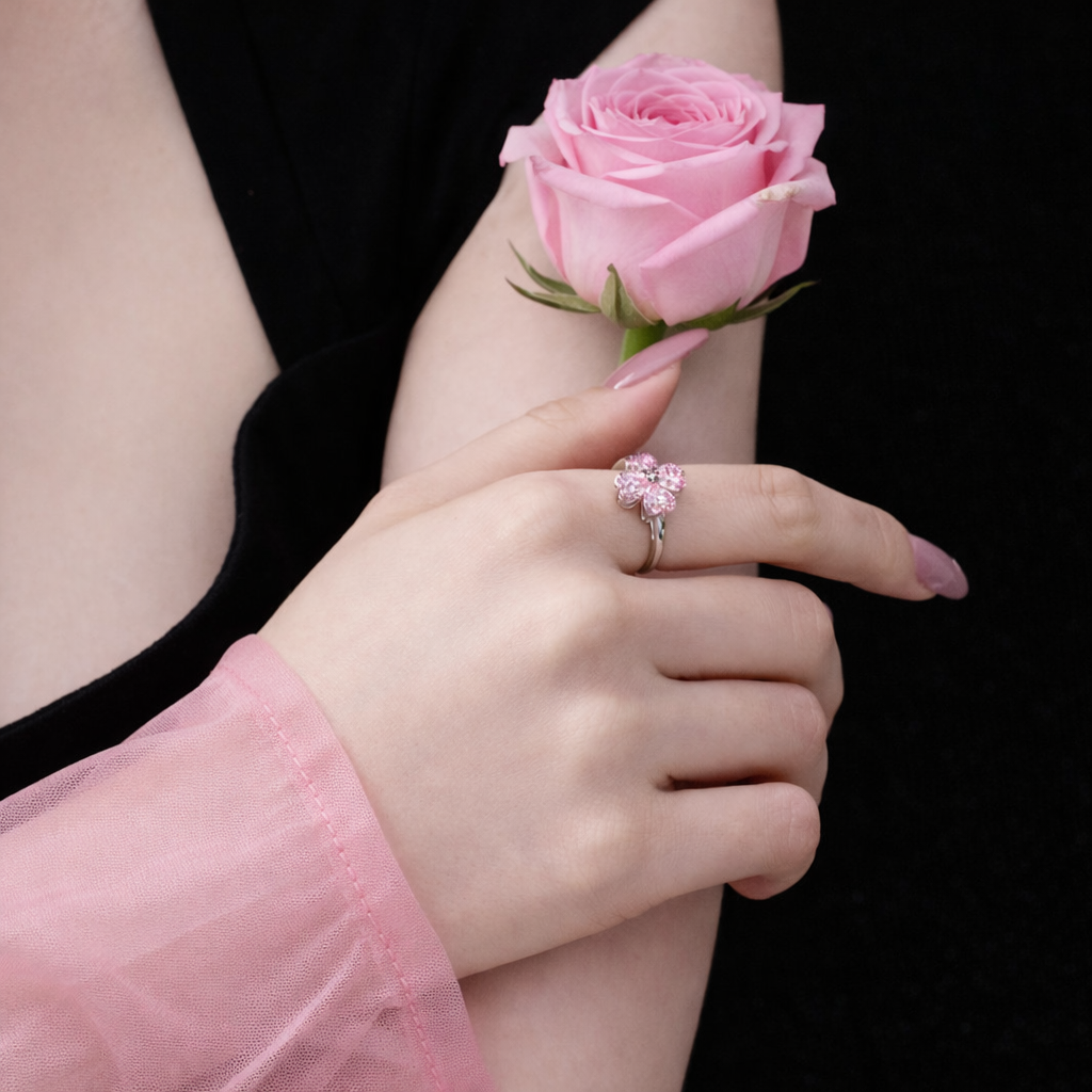 Four Heart-Shaped Leaf Ring - Pink