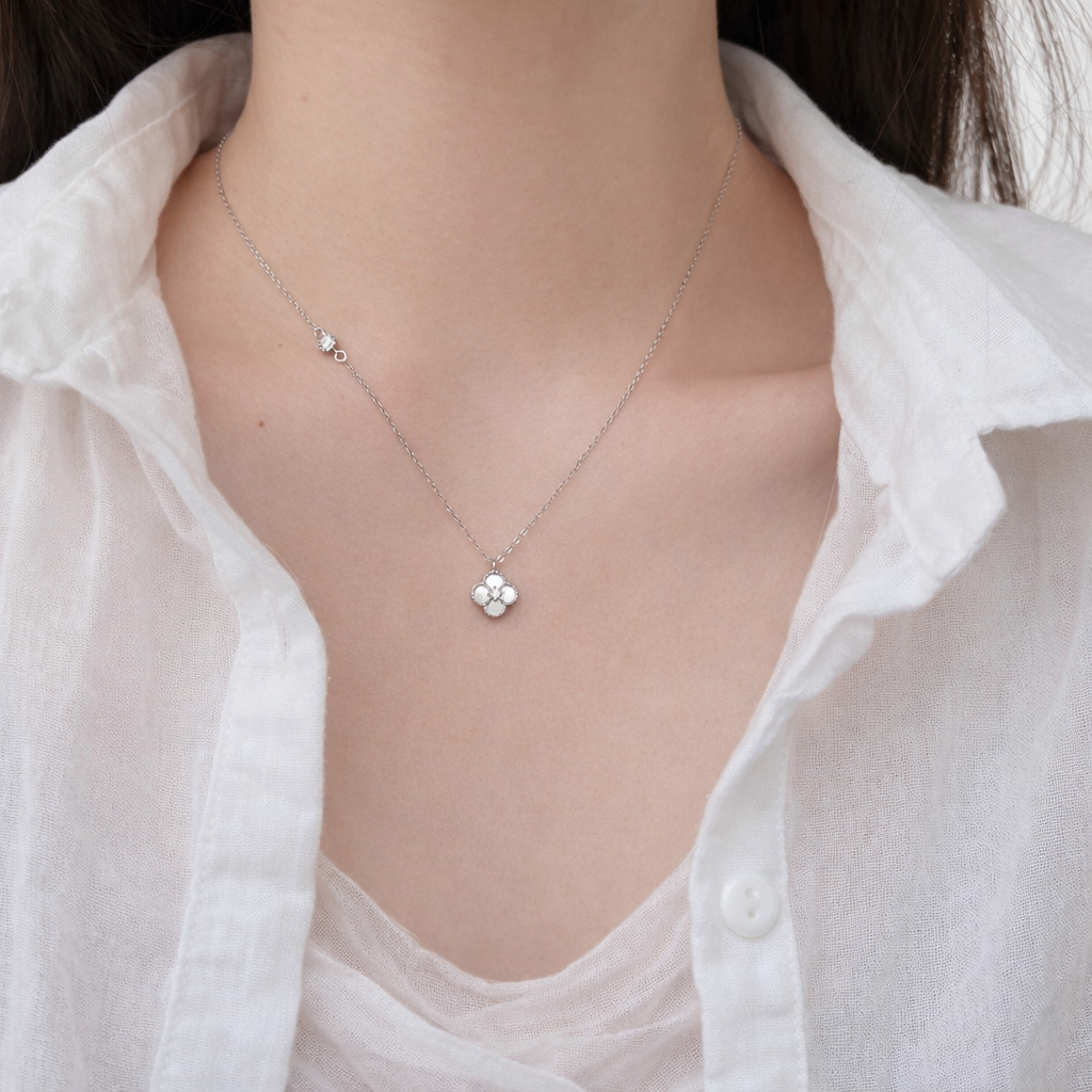 Four Leaf Pendant Necklace - White